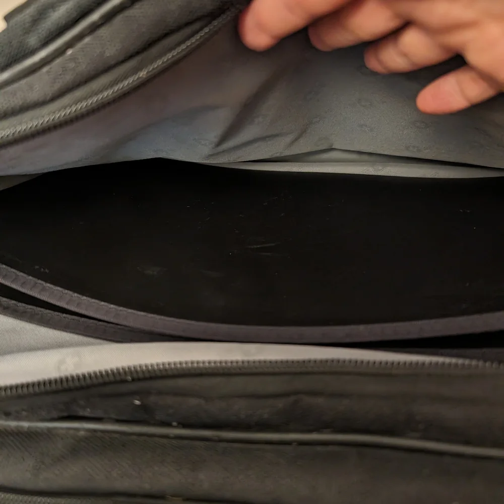 Wenger, Swiss Gear Laptop Briefcase Black with handles and shoulder strap - Picture 15 of 16